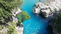 Un fiume con i colori meravigliosi