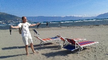 Una spiaggia di sabbia a Valona