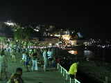 Bagno notturno in centro della Nizza