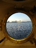 Vista dal finestrino dello Yacht Britannia