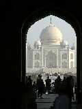 Taj Mahal incorniciato dalla porta d'ingresso