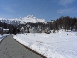 Sils Baselgia paese sulla riva del lago