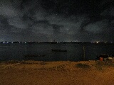 Baia di Dar es Salaam di notte