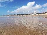 Spiaggia sabbiosa di Cascais, non lontano da Lisbona