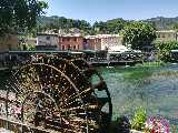 In centro di Fontain de Vaucluse si trova un funzionante