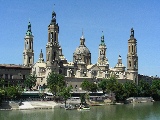 Basilica del Pilar vista dal Ponte Vecchio