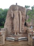 Statua di Buddha in piedi
