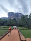 Una delle principali atrazzioni di Sri Lanka è Lion Rock si trova a  Sigiriya