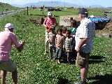 Bambini kurdi posano per una fotografia