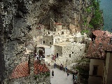 Cortile del monastero