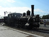 una vecchia locomotiva a vapore